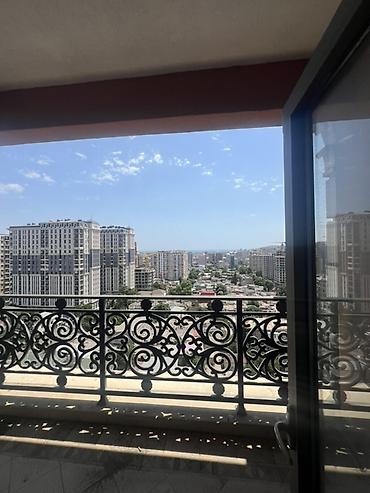 kredıtle evler: 4 otaqlı, Yeni tikili, 198 kv. m — 4