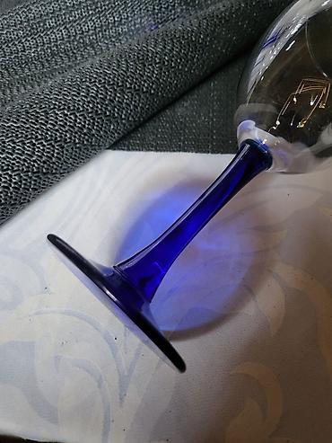 Čaše: Case nove,vintaz holandske za vino. Case staklo,kobaltno staklo,sve — 12