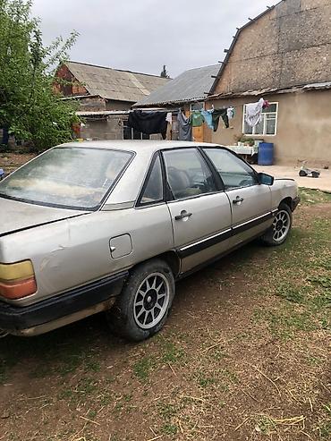 аудио техника: Audi 100: 1989 г., 2.3 л, Механика, Седан — 2