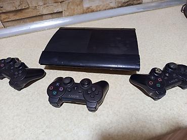 playstation 3 oyunları: Salam . Satılır 3 pultu var icinde 10 oyun var istryen elavede ede — 3