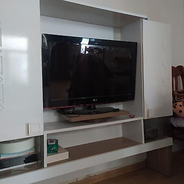 LG televizor və TV stendi + taxta masa və stul desti stol 100 AZN