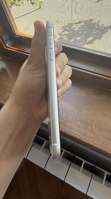 iphone se 2020 barter: IPhone 11, 128 GB, Ağ, Barmaq izi, Face ID — 4