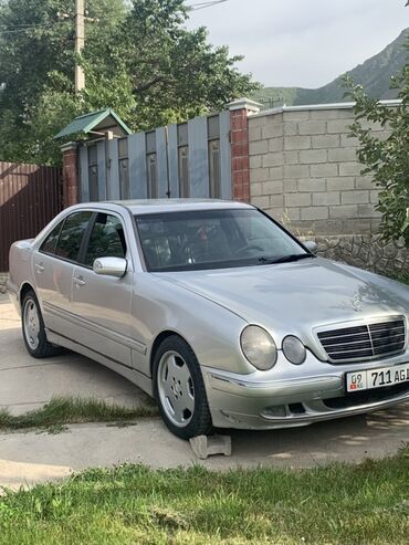 машина жета: Mercedes-Benz E-Class: 2001 г., 2.4 л, Механика, Бензин, Седан