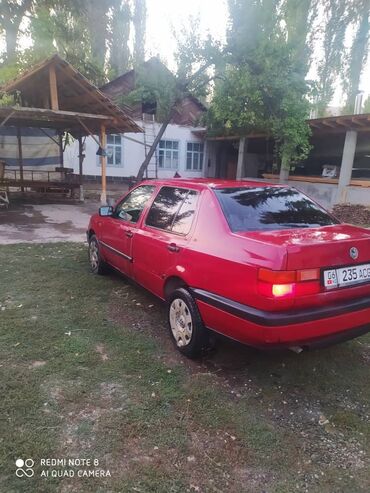 вента купить: Volkswagen Vento: 1993 г., 1.8 л, Механика, Бензин, Седан