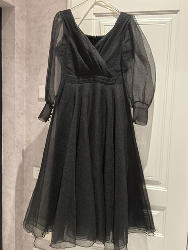 Хиджаб: Qara şifon ziyafət donu - Rəng: dərin qara, yüngül parıltılı faktura