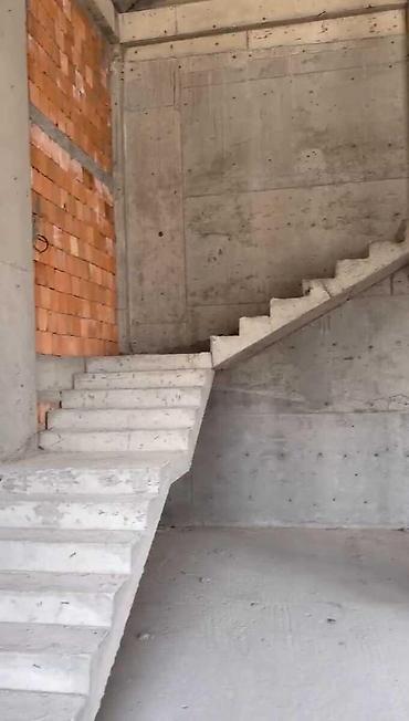 caravan satışı: Satılır obyekt 113 m², Ağ şəhər q. 1 250 000 AZN 113 m² Sahə Çıxarış — 3
