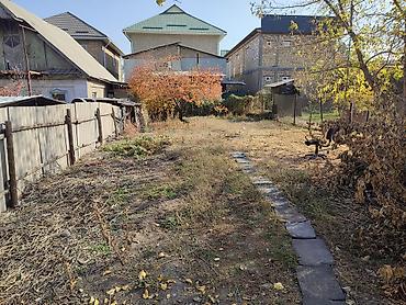 Продажа полдома: Продается пол дома в центре Рабочего Городка. Общий участок 4 сотки — 15