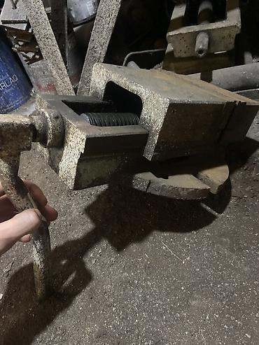 iş alətləri: Ağır tip dəzgah üçün fırlanan qısqac (sürgülü mengene) - Material — 1