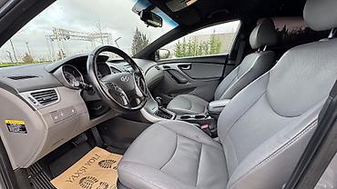 yan güzgülər s: Hyundai Elantra sedan – gümüşü rəng, xarici görünüşü dinamik xətlər və — 7