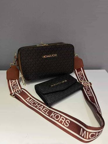 Torbe: Michael Kors torba NOVO

Novo
Replika

fb Moja Kupovina 1 — 8