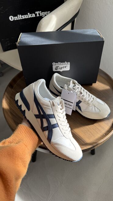 Детская обувь: Новые все оригинальные кроссовки Onitsuka Tiger, Adidas, Samba