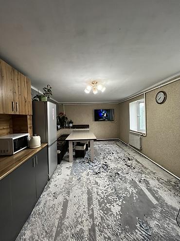 2 rooms: 📍Продается дом Дом находится в селе Сокулук (верхняя зона). Земля 9 — 7