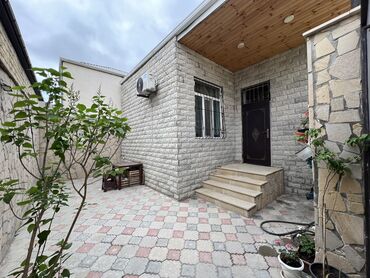 novxanida bag evleri: Поселок Бинагади 2 комнаты, 85 м², Свежий ремонт