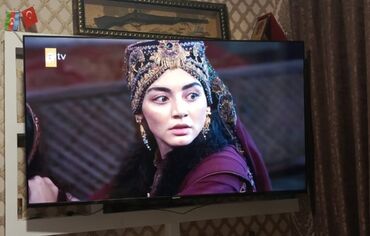Televizorlar: Geepas firması 2ayın televizorudu diaqanalı 150sm dı təcili satılır