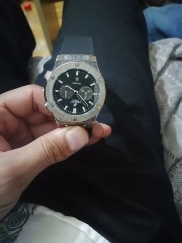 İnformatika: Qol saatı, Hublot, rəng - Qara