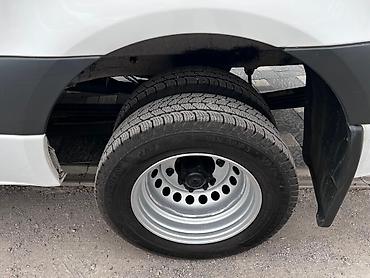 sprinter 2 2: Грузовой фургон Mercedes-Benz Sprinter белого цвета. Средний низкий — 7