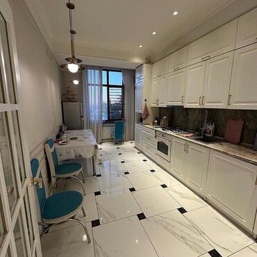 тоголок молдо фрунзе: 2 комнаты, 80 м², Элитка, 2 этаж, Евроремонт