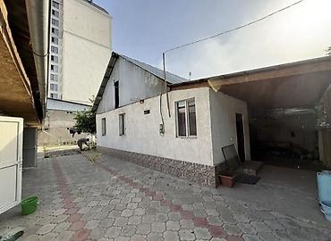 Продажа коттеджей и домов: Продаётся доходный дом в одном из старейших районов Бишкека. Это не — 1