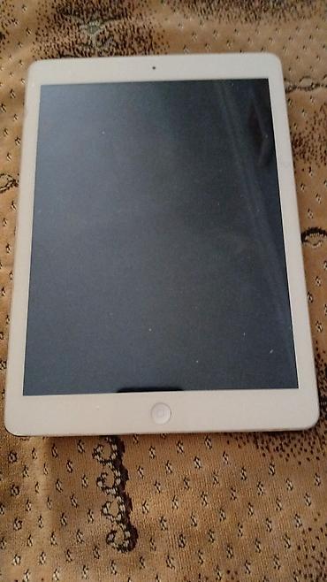 Apple iPad: Apple iPad Air 1
экран отклеивается, не подключается к интернету — 1