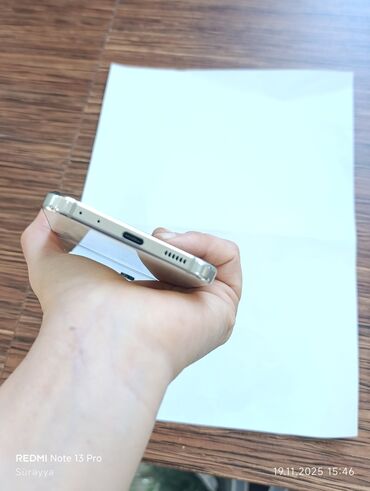 Digər mobil telefonlar: Qatlanan ağıllı telefon – kompakt “flip” dizayn - Korpus: metal — 8