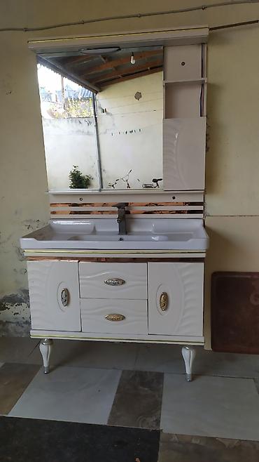тумба в ванную комнату: Hamam üçün lavabo mebeli dəsti - Geniş güzgülü üst modul: yuxarı — 1