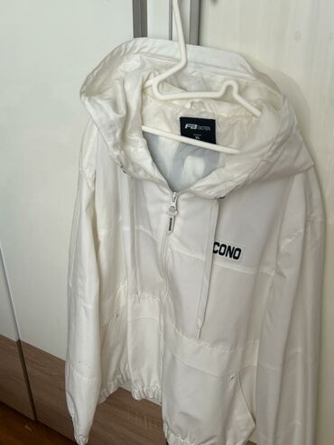 ag koynekler qadin ucun: Женская куртка цвет - Белый