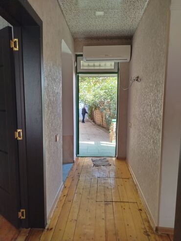 Köhnə tikili: 2 otaqlı ev interyeri - Geniş və işıqlı otaqlar: Hündür tavan, böyük — 5