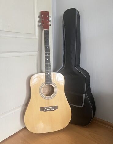 Musicial Instruments: Nova gitara. Kupio sam gitaru početkom godine, sa željom da počnem da
