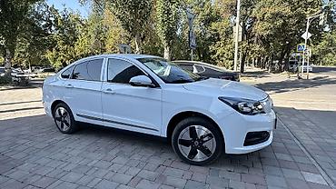 Электромобиль седан Dongfeng Запас хода 420 км Аренда под выкуп