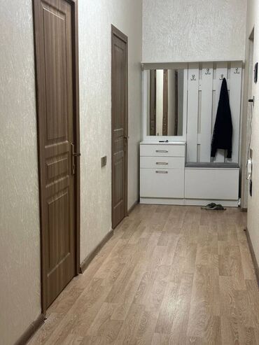 Uzunmüddətli kirayə mənzillər: 28 May metrosu TRİUM Palace-da mənzil kirayə verilir. Mərtəbə 17/5 — 4