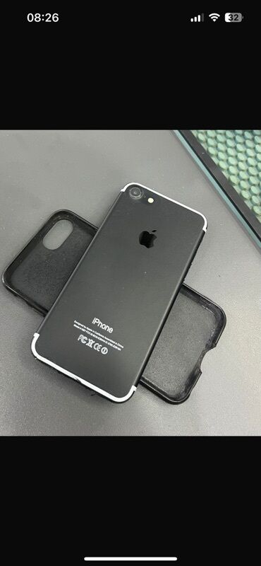 Digər mobil telefonlar: IPhone 7, 32 GB, Qara