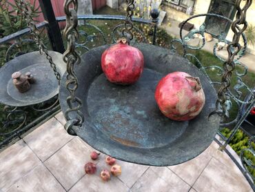 Digər əntiq əşyalar: Весы античные 1899 года. Азербайджан. В прекрасном состояние. Чаши — 8