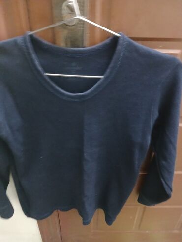 Köynəklər: Hərbiri təzə kimidi 10 .12 yaş uşaqlar üçün hamısı bir yerdə 30m — 7