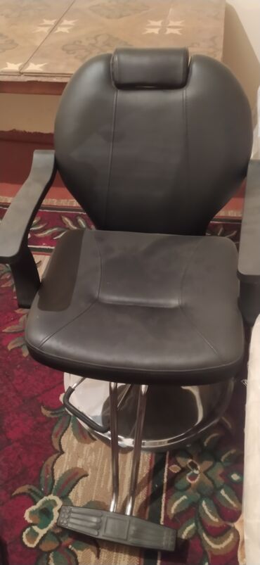 salon ucun aboylar: Barber/kosmetolog kreslosu - Material: qara rəngli ekodəri oturacaq