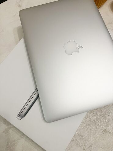 Ноутбуки и нетбуки: Ноутбук, Apple, 8 ГБ ОЗУ, Intel Core i5, 13.3 ", Б/у