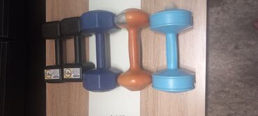 nemacki za 5 razred data status: Tegovi od 1, 5kg 2 kom. 3kg 2kom i 1 od 5.4kg i 1 od 16 kg pravljen od