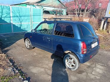 Другие автомобили: Компактный хэтчбек синего цвета с 3 дверями. Практичный городской — 6