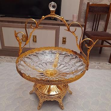 Zərif dekorativ meyvə/şirniyyat qabı – kristal kasa və qızılı rəngdə