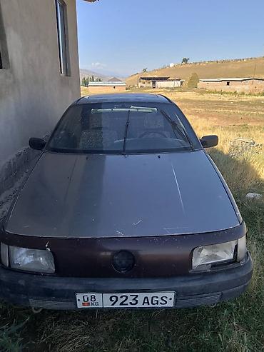 эшке: Volkswagen Passat: 1989 г., Лифтбек — 1