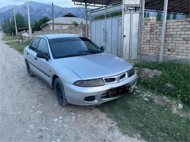 Mitsubishi: Mitsubishi Carisma: 1998 г., 1.6 л, Механика, Бензин, Седан