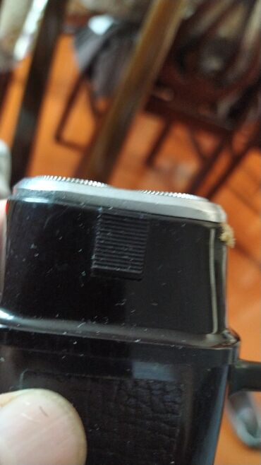 Digər əntiq əşyalar: Электробритва ТАУР Выпуск 1978года работает хорошо брееть без — 6