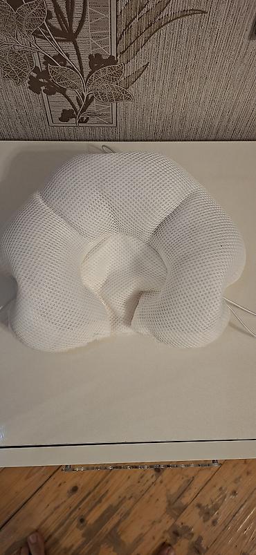 Balışlar, yastıqlar: Yumşaq U formalı boyun yastığı - Material: tüklü, yumşaq parça üzlük — 2