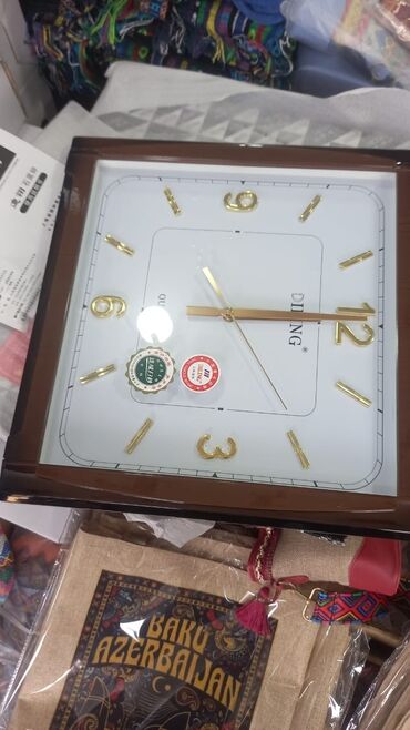 Ev saatları: Divar saatları, Mexaniki, Saniyə əqrəbi — 2