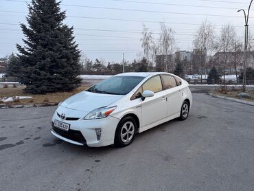 Toyota: Toyota Prius: 2015 г., 1.8 л, Вариатор, Гибрид, Седан