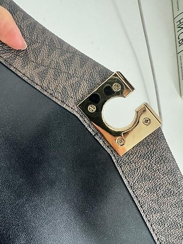 michael korse: Michael Kors çiyin çantası - Model: flap dizaynlı, ön hissədə — 9