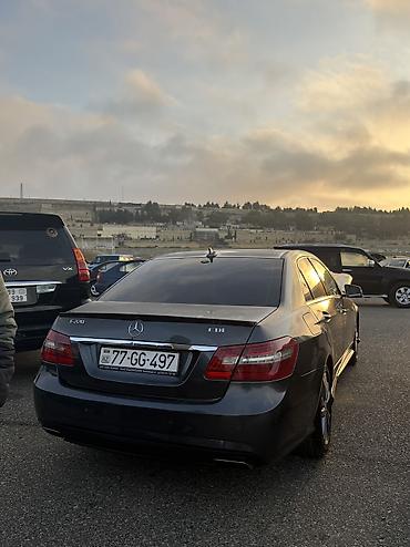 mersedes es klas: Mercedes-Benz E 220: 2.1 l | 2012 il Sedan — 6