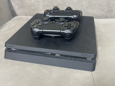 PS4 (Sony PlayStation 4): Some PS4 slim в отличном состоянии не шумит не гремит