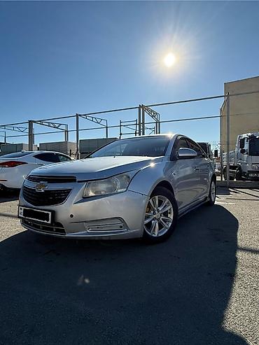 Chevrolet: Chevrolet Cruze: 1.8 l | 2012 il Sedan — 1