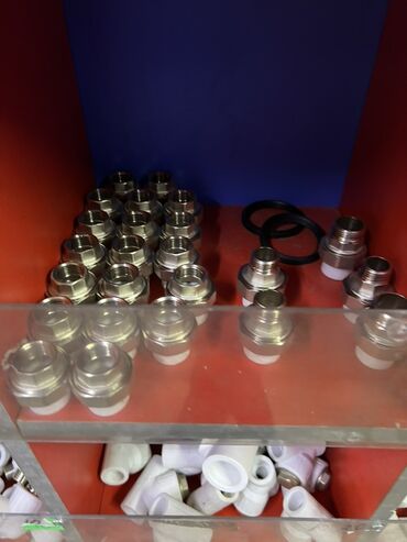 фитинги для пластиковых труб: Муфта, Материалы: Металл