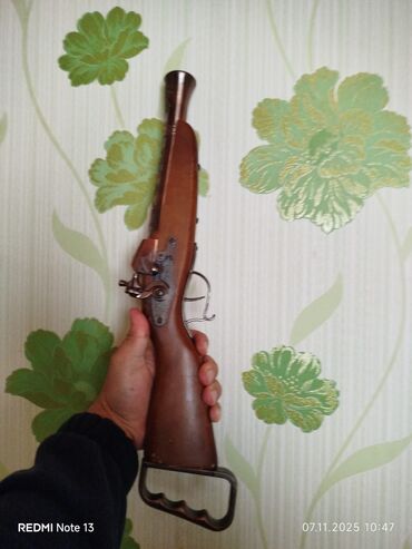 Ev saatları: Fiqur, Taxta, rəng - Qəhvəyi